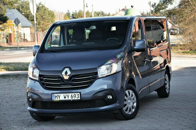 Renault Trafic 1,6dci 9 osób winda Dla osoby niepełnosprawnej