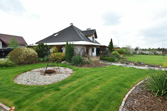 Dom wolnostojący, 210 m2 5 pokoi, taras, garaż