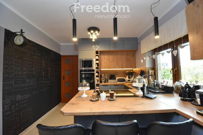 Dom wolnostojący, 210 m2 5 pokoi, taras, garaż