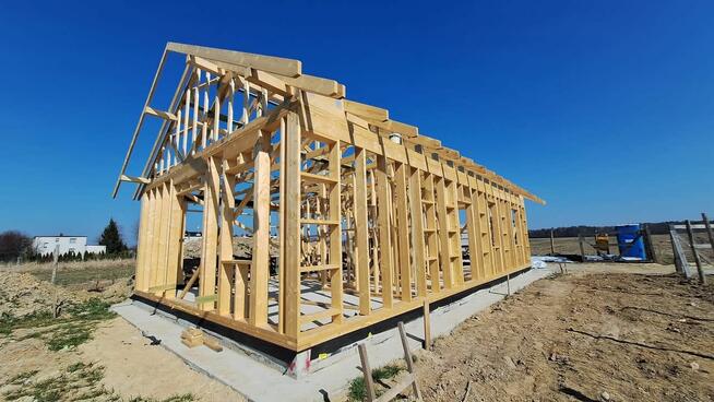 Dachy, domy szkieletowe, tarasy, altany, pergole, sauny