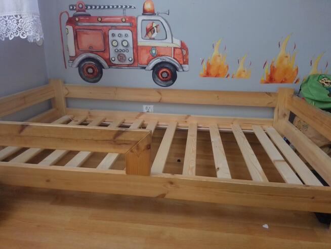 Łóżka dla dzieci 2 sztuki