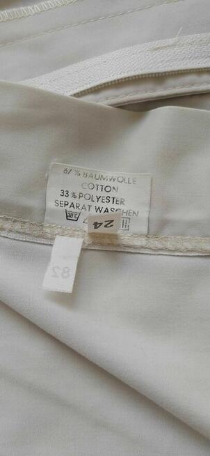 Spodnie z krótką nogawką.