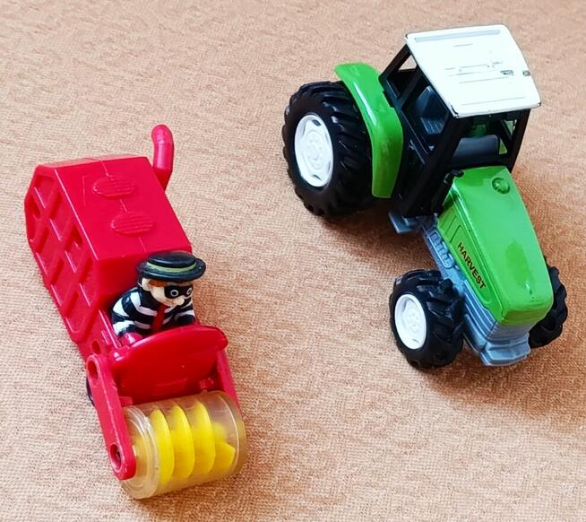 Wyprzedam kolekcję autek blaszanych z PRL-u