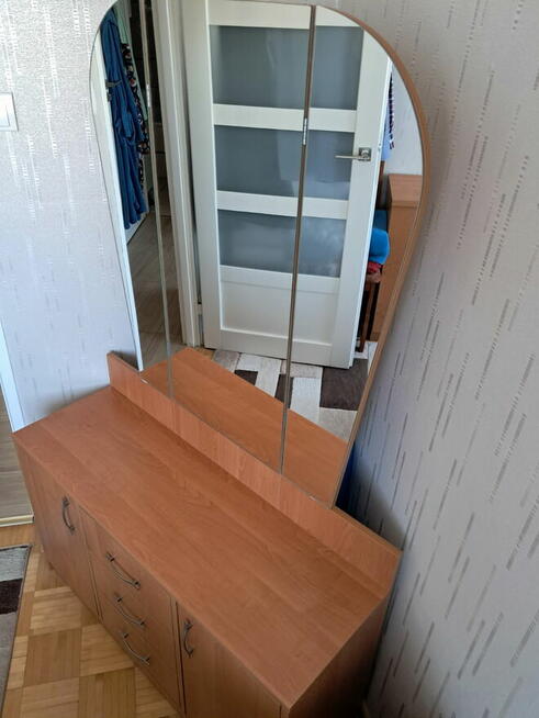 Sprzedam zestaw mebli