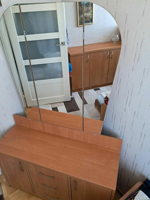 Sprzedam zestaw mebli