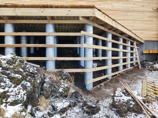 Dachy, domy szkieletowe, tarasy, altany, pergole, sauny