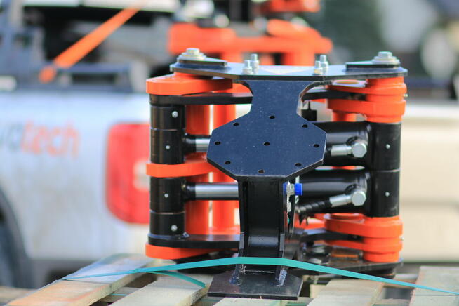 GŁOWICA ŚCINKOWA wycinanie drzew krzaków koparka Volvo SANY