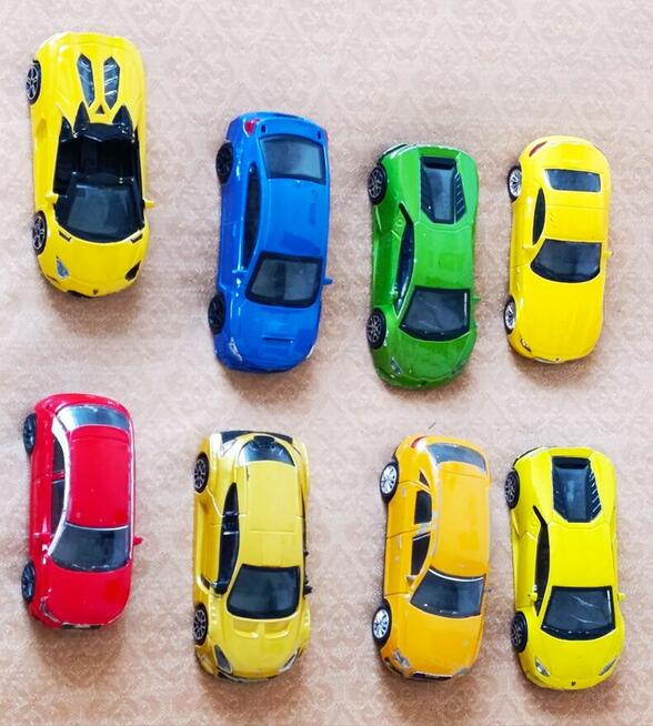 Wyprzedam kolekcję autek blaszanych z PRL-u