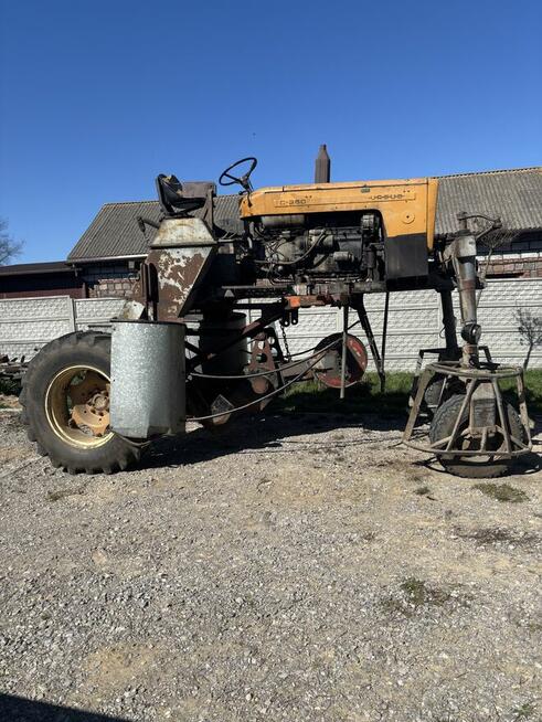 Ciągnik szczudłowy