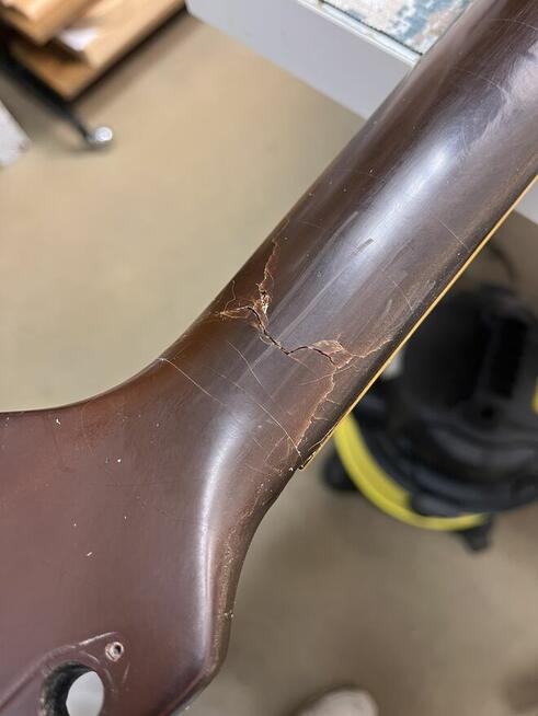 Serwis gitar klasycznych, akustycznych, elektrycznych, ukulele