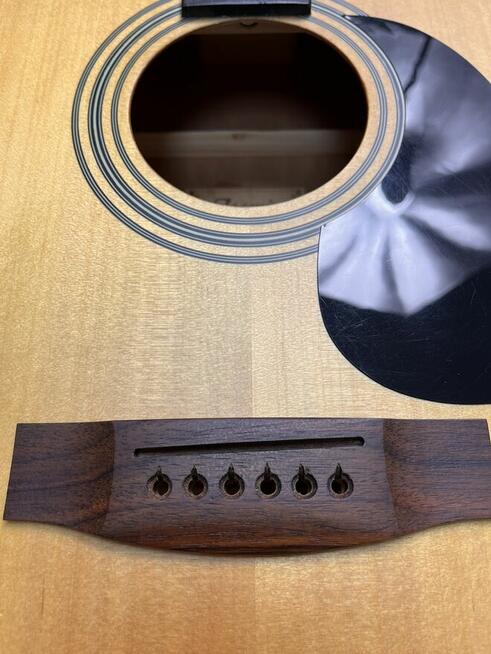 Serwis gitar klasycznych, akustycznych, elektrycznych, ukulele