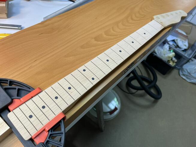 Serwis gitar klasycznych, akustycznych, elektrycznych, ukulele