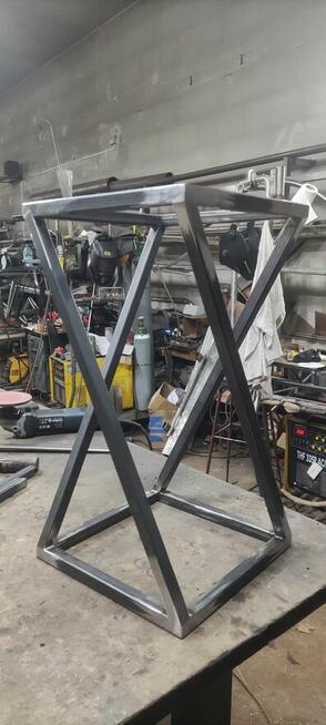 Spawacz na zlecenie Balustrady balkonowe i wewnętrzne