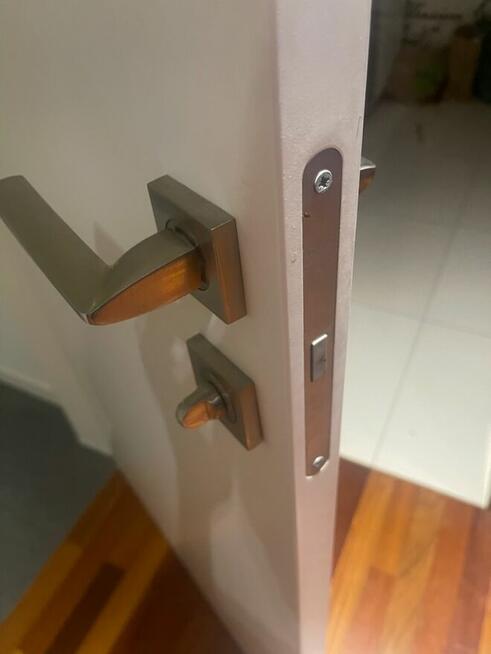 Naprawa klamki Warszawa, usługi ślusarskie drzwi zamki