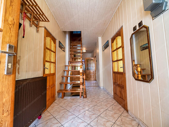 Dom w pobliżu Jeziora Mucharskiego