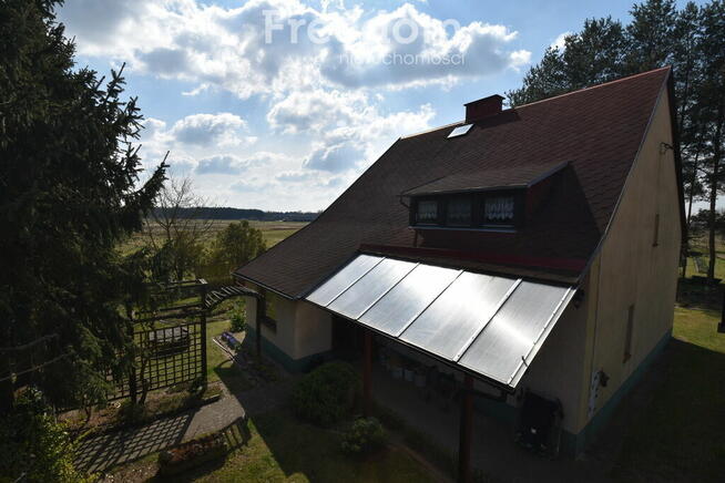 2 domy, 7 pokoi + 160 m2 b.gospodarcze, staw i las