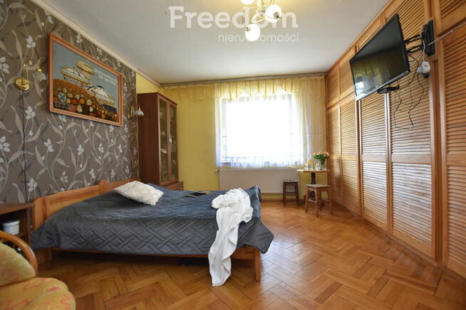 2 domy, 7 pokoi + 160 m2 b.gospodarcze, staw i las