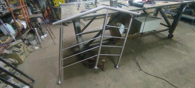 Spawacz na zlecenie Balustrady balkonowe i wewnętrzne