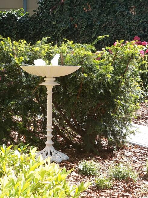 poidełko dla ptaków żeliwne wysokie fontanna