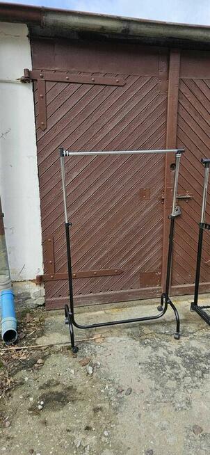 Wieszaki sklepowe na ubrania dwie sztuki