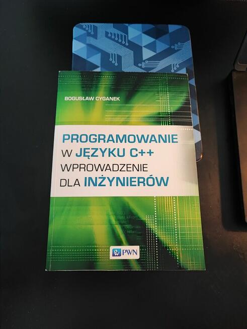 Programowanie w języku C++: Wprowadzenie dla inżynierów