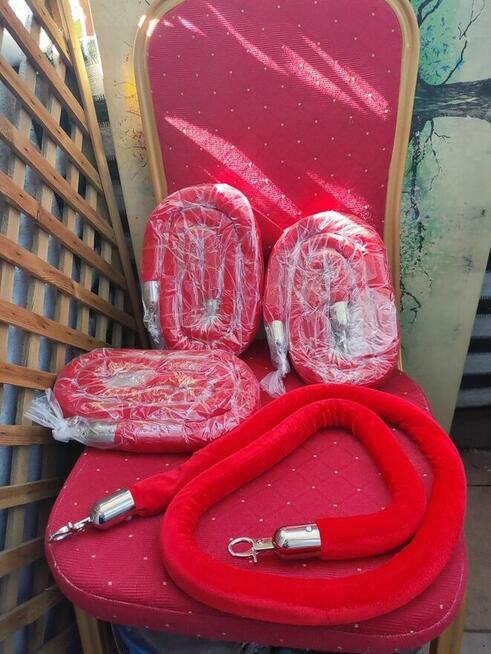 Lina czerwona linka do słupka do hotelu kina teatru sznur