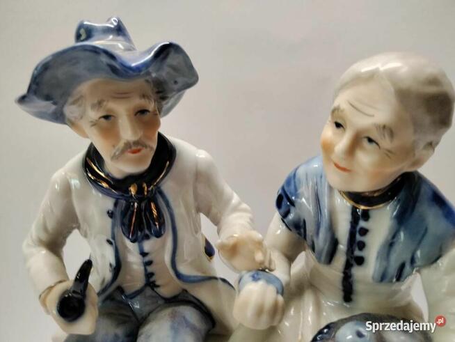 Figura porcelana szkliwiona -stan idealny Dziadkowie niebieska