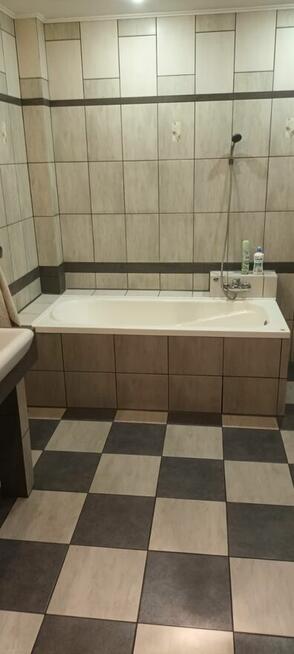 Wynajmę mieszkanie na 1 piętrze domu, z osobnym wejściem.