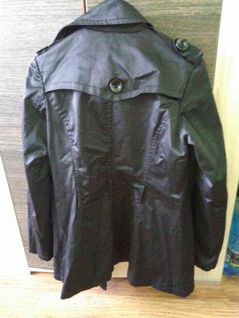 wiosenny płaszczyk w klasycznym czarnym kolorze, rozmiar 36