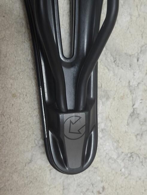 Siodełko PRO Falcon Gel czarne 142mm