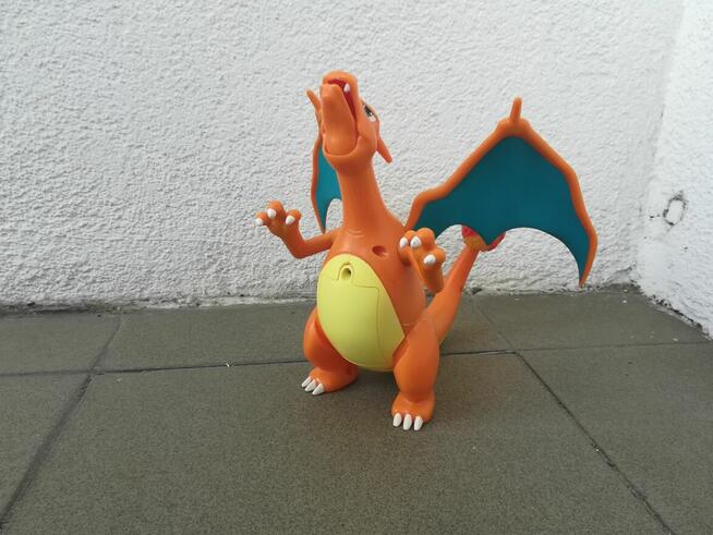 Pokemon figurka Charizard Deluxe mechaniczna marki Jazwares