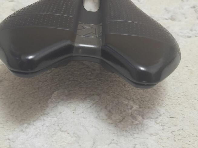 Siodełko PRO Falcon Gel czarne 142mm