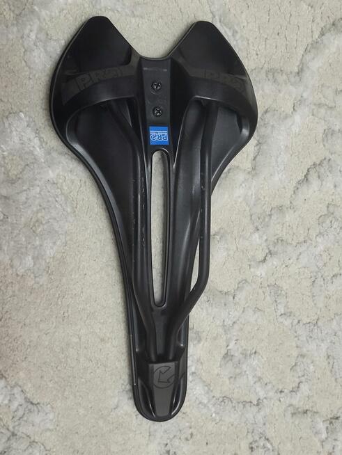 Siodełko PRO Falcon Gel czarne 142mm