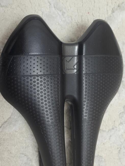 Siodełko PRO Falcon Gel czarne 142mm