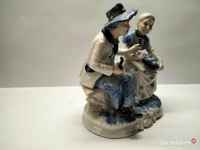 Figura porcelana szkliwiona -stan idealny Dziadkowie niebieska