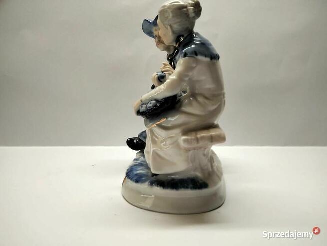 Figura porcelana szkliwiona -stan idealny Dziadkowie niebieska