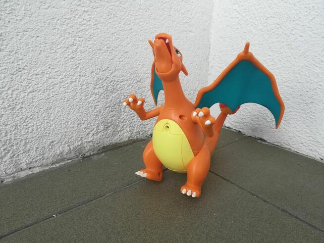 Pokemon figurka Charizard Deluxe mechaniczna marki Jazwares