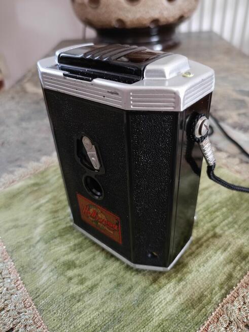 Dwa Zabytkowe Aparaty Kodak i Beirette Vintage