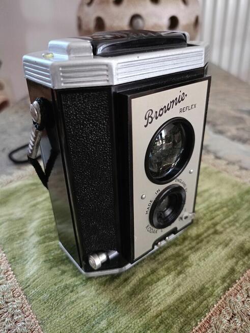 Dwa Zabytkowe Aparaty Kodak i Beirette Vintage