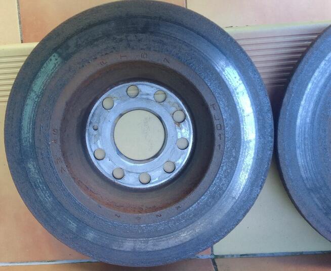 TARCZE HAMULCOWE TYŁ KOMPLET 2 SZTUKI VAG 3Q0615601A