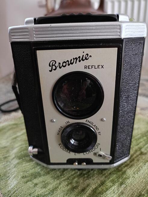 Dwa Zabytkowe Aparaty Kodak i Beirette Vintage