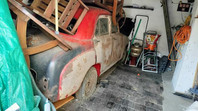 Sprzedam zabytkowy samochód cena do negocjacji