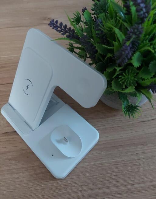 Wielofunkcyjna bezprzewodowa podstawka ładująca 3 w 1