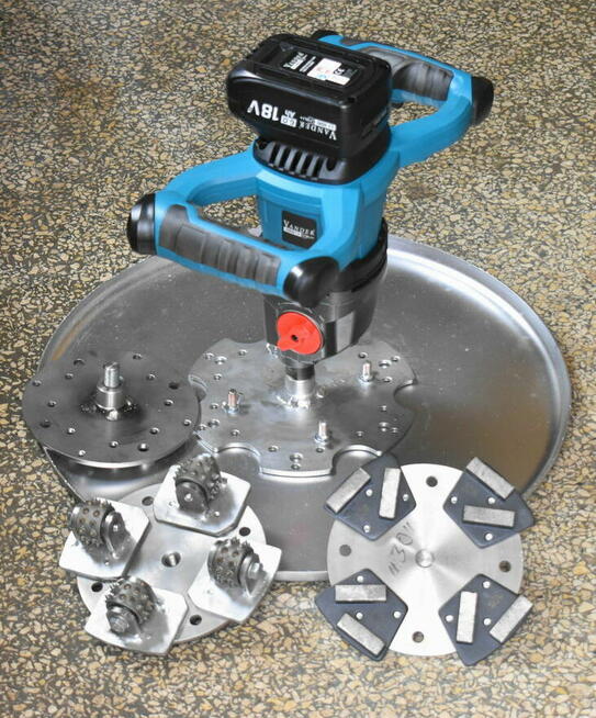 Two-speed cordless manual trowel with „400” disc