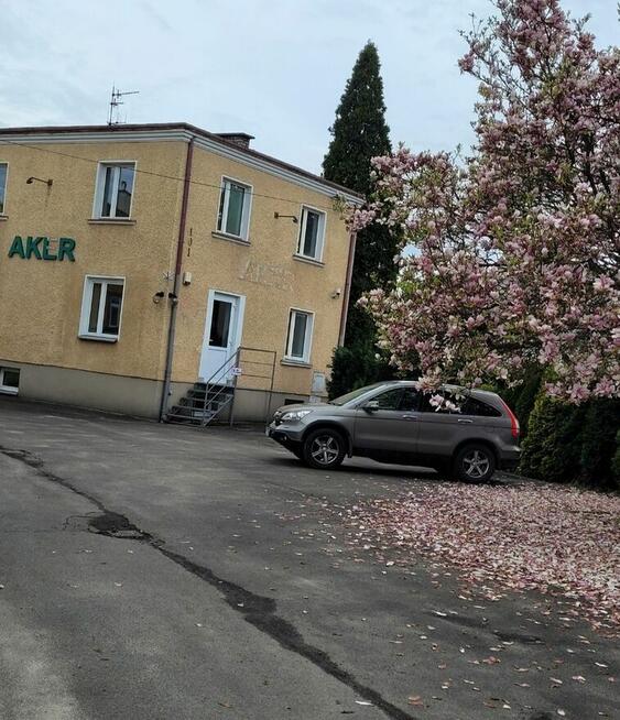 Dom na sprzedaż w Krośnie. Lokal mieszkaniowy lub usługowy.