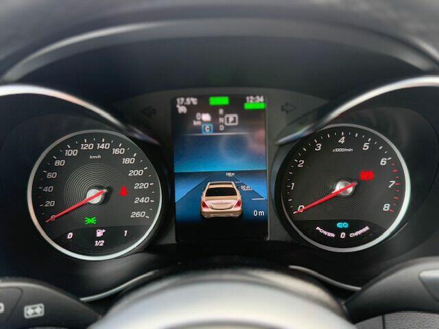 MERCEDES C300 E-POWER AMG