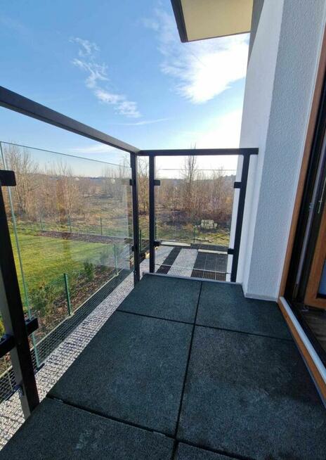 Pokój z balkonem, bez pośredników