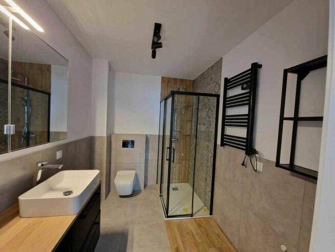 Pokój z balkonem, bez pośredników