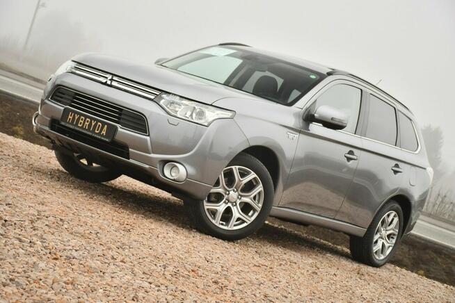 Mitsubishi Outlander 2.0i#PHEV#Skóry#Szyberdach#Climatr#Kamera#Navi#Bixenon#ACC#FuLL#Gwaran