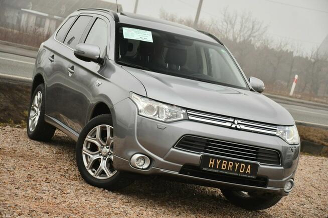 Mitsubishi Outlander 2.0i#PHEV#Skóry#Szyberdach#Climatr#Kamera#Navi#Bixenon#ACC#FuLL#Gwaran